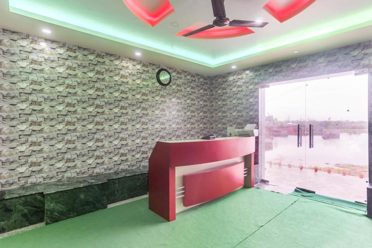 Oyo60771新普里酒店 外观 照片